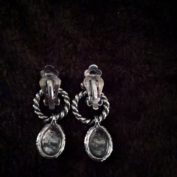 Vintage clip on earrings silver-tone with faux pearl - Picture 2 of 2